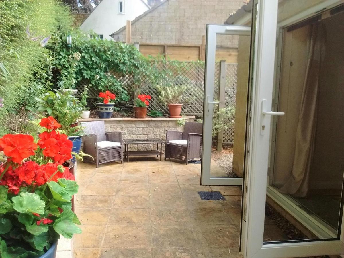 Sunny Patch Bed & Breakfast Stroud  Bagian luar foto